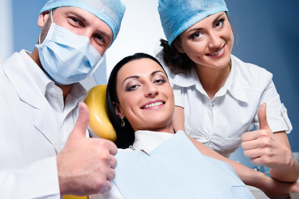 recrutement Dentistes et Assistantes dentaires